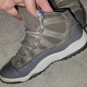 Air Jordan 11 Retro cool grey size 1Y